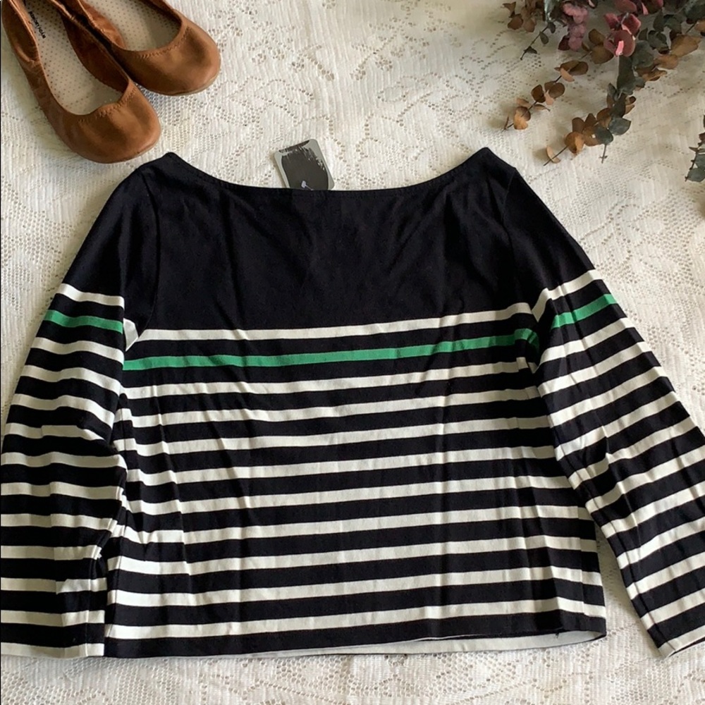 3/$30 🎁 BDG Striped Long-Sleeve Crop Top - Picture 2 of 3
